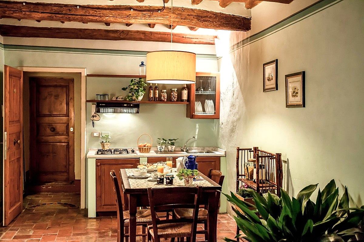 Appartamento Maria: cucina con travi a vista